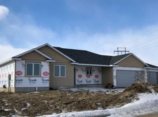 1308 Golf View Ln, Yankton, SD 57078