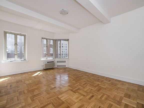 4th image of 36 E 36th St APT 5K