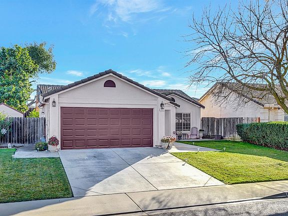 2nd image of 419 Shalako Dr