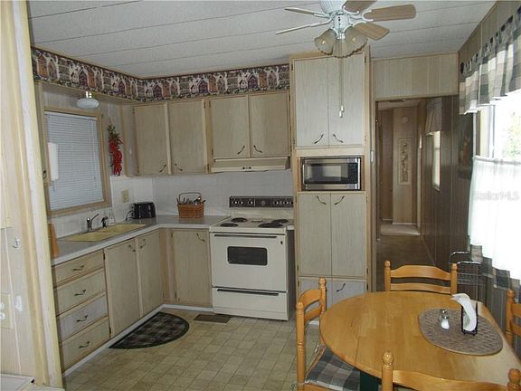 5th image of 588 Marina Ln