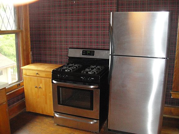 3rd image of 415 Madison Ave SE #2