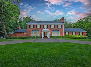 61 Portland Dr, Saint Louis, MO 63131