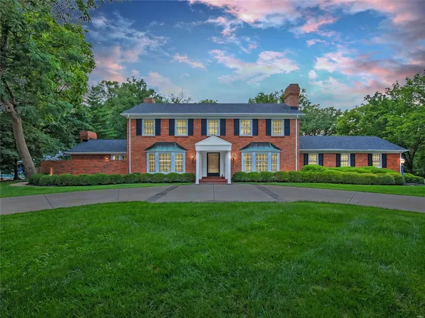 61 Portland Dr, Saint Louis, MO 63131