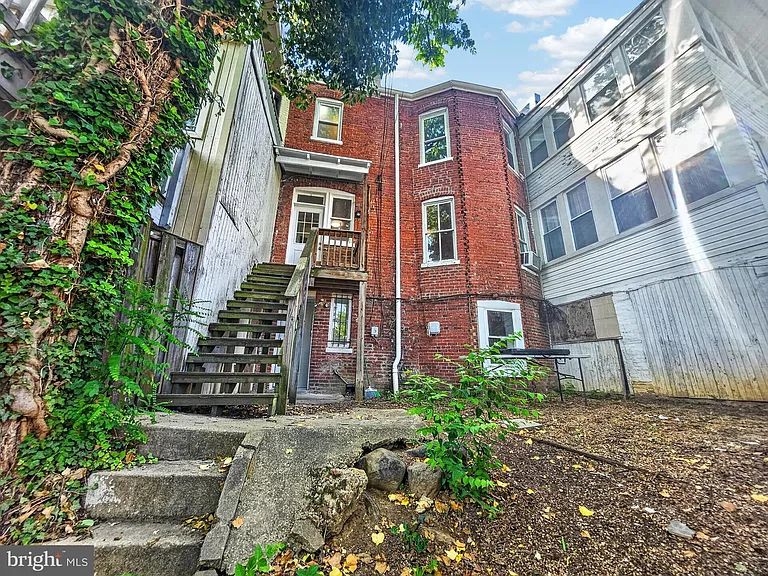 138 Bryant St NW — Photo 33