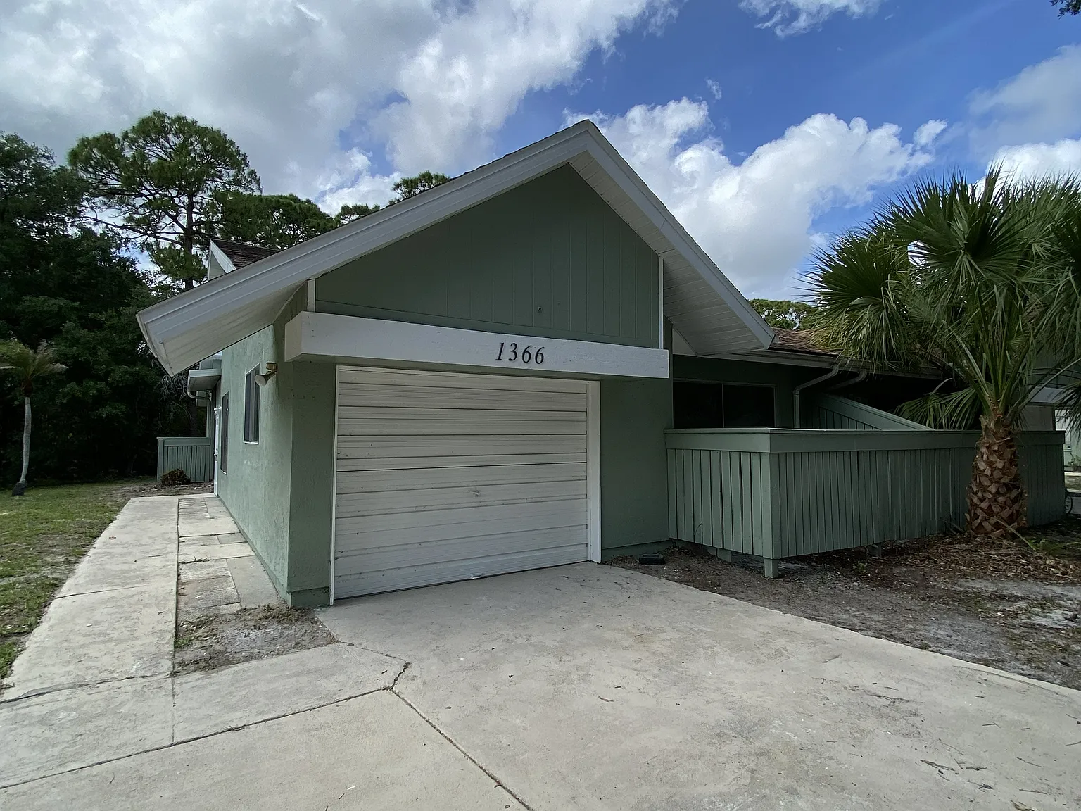 2 bed, 1024 sqft, $1,825 — Photo 3