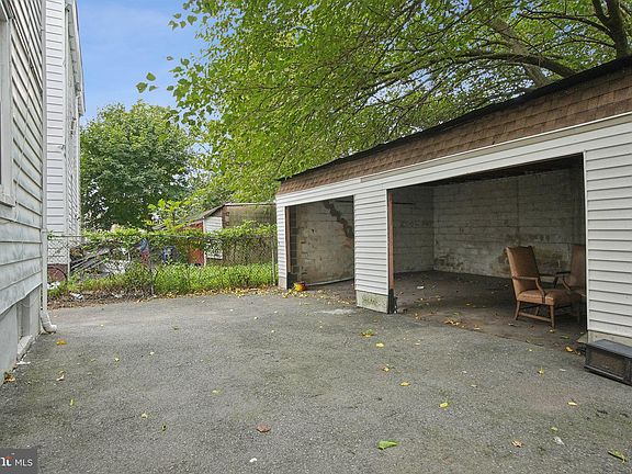5th image of 251-253 S Munn Ave