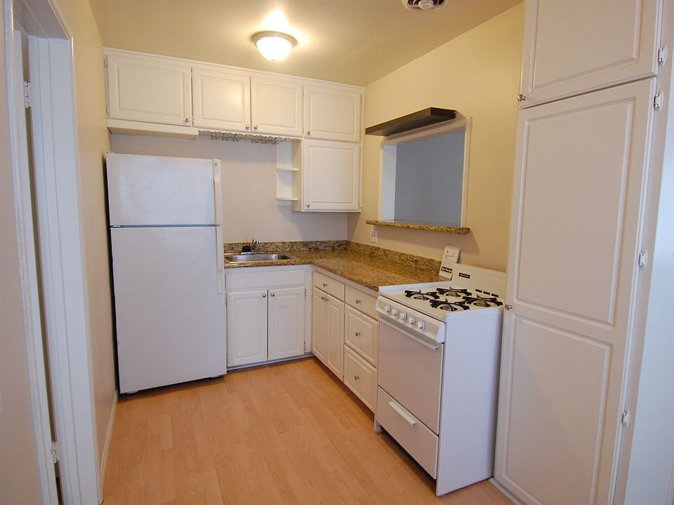 1st image of 103-105 Avenida Aragon #B