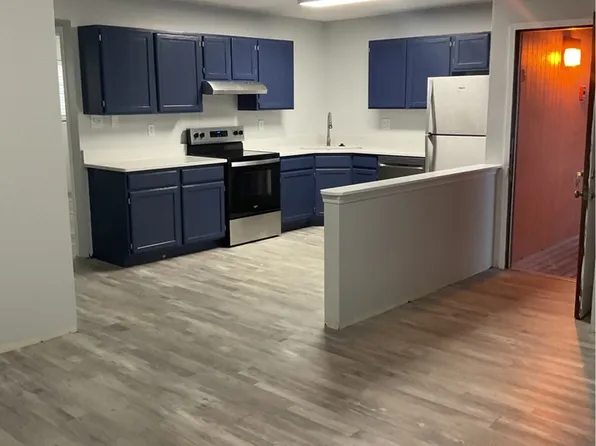 1010 Kearney St, Manhattan, KS