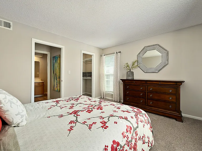 Lakeview Loft - Bedroom