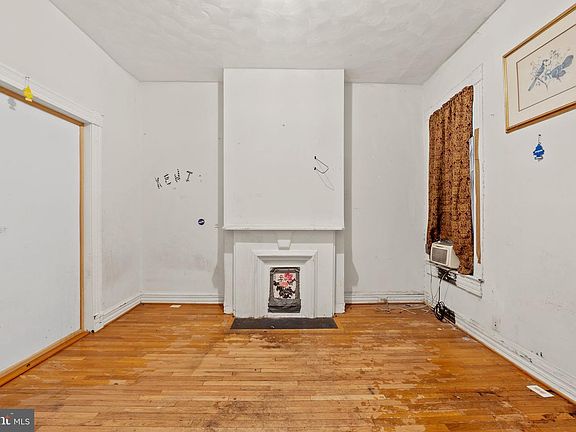 5th image of 1524 6th St NW