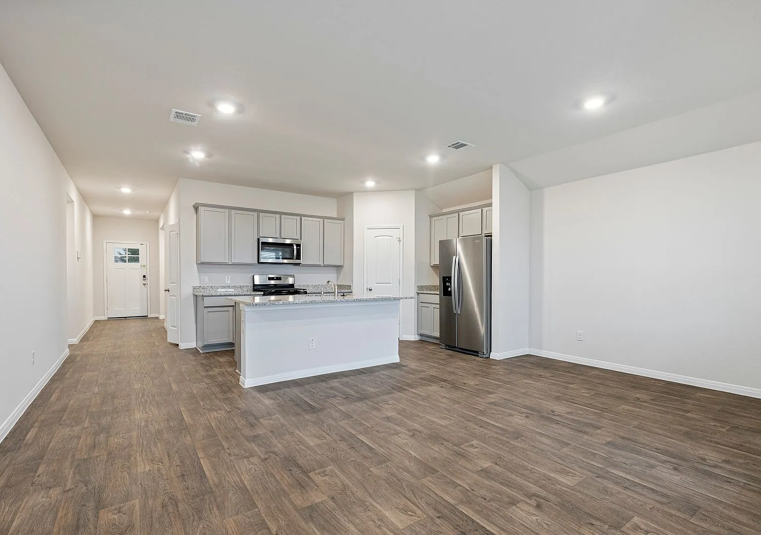 The Kyle Home That Perfectly Balances Comfort, Style, and Convenience — Photo 3