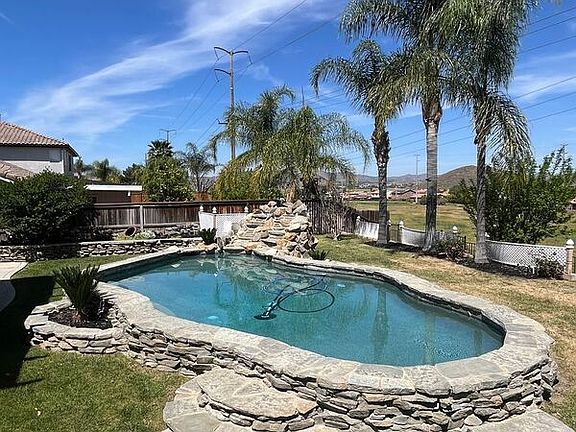 5th image of 146 Goldenrod Ave