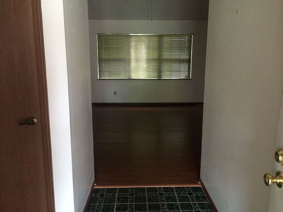 1st image of 3304 Summerfield Dr