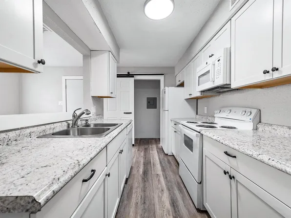 4618 & 4620 W Orange St, Pearland, TX 77581