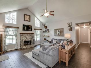 201 Ridgewood Dr, Magnolia, TX 77355