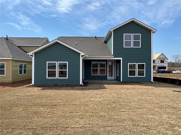 2nd image of 554 Hydrangea St