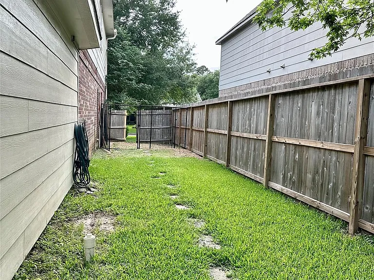 24914 Aughton Ct — Photo 16