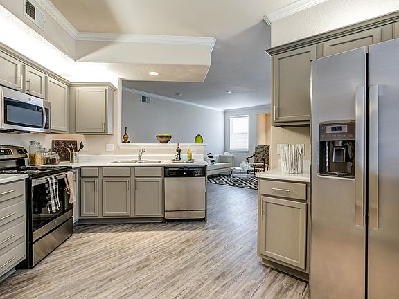 3rd image of 8008 Balasands Blvd #61436