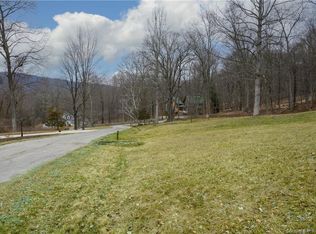 9 Studio Hill Cir #9, Kent, CT 06757