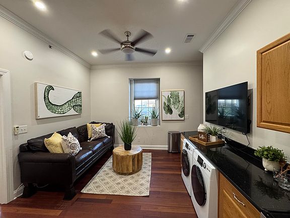 3rd image of 348 King St #348M