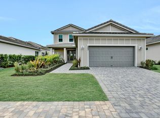 203 SE Calmo Cir, Port Saint Lucie, FL 34984