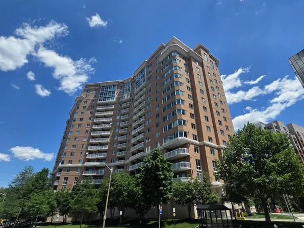 3101 N Hampton Dr APT 1011, Alexandria, VA 22302