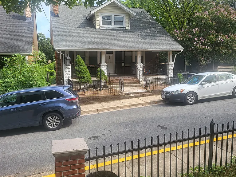3703 Jackson Ave #BASEMENT — Photo 10