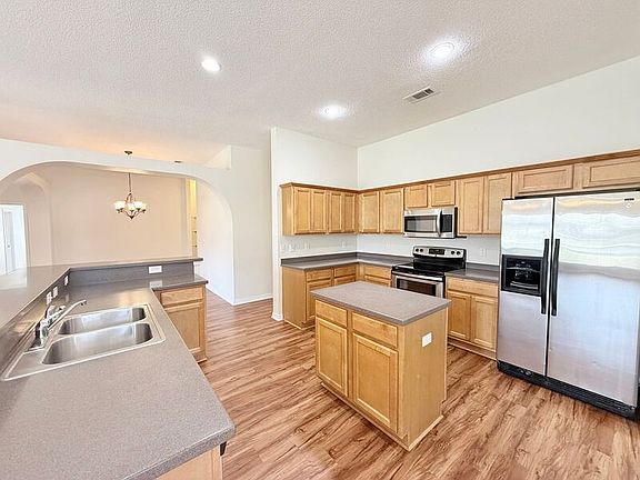 3rd image of 5851 Chi Chi Cir #Pro