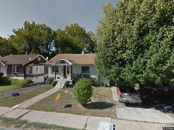 9025 Olden Ave, Saint Louis, MO 63114