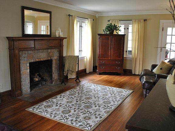 Spacious living room
