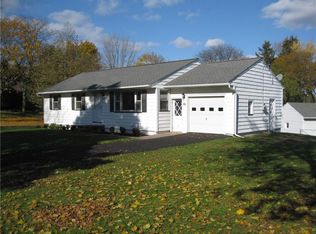 86 Hillcrest Dr, Spencerport, NY 14559