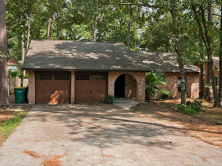 2107 W Lacey Oak Cir — Photo 1