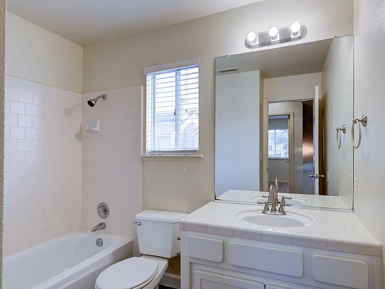 1761 E Jordan Ave — Photo 12