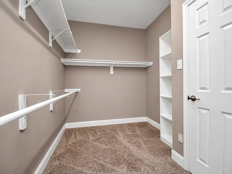 1914 Lenora Ct — Photo 31
