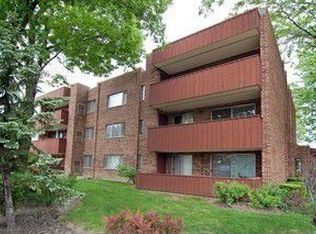 3150 W Bryn Mawr Ave APT 304, Chicago, IL 60659
