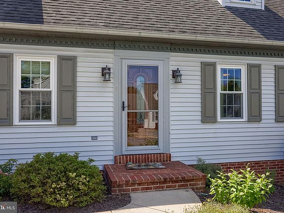 3rd image of 209 Yorkshire Way