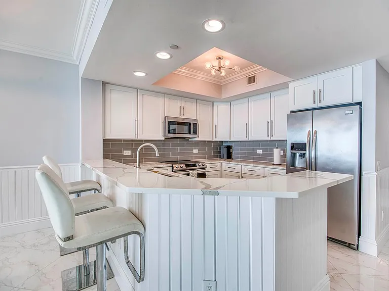 2650 Lake Shore Dr #2303 — Photo 4
