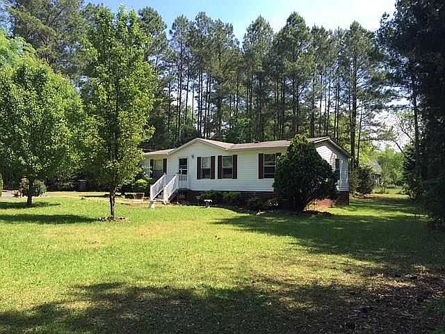 spacious secluded lot- fully fenced in