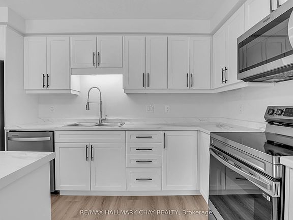 5th image of 12 Beverly St