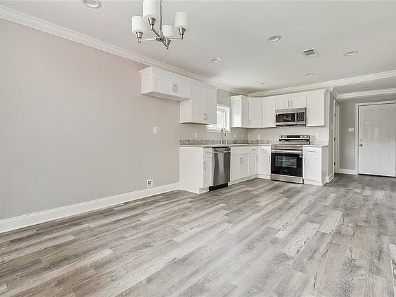 4th image of 4691 Galahad Dr