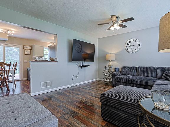 4th image of 5095 Hill Springs Ct