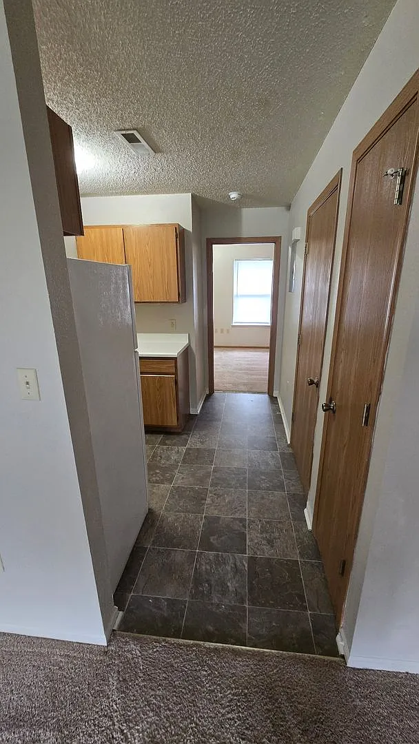 Ground Level 1 Bedroom Apartment w/ Washer/Dryer Connections — Photo 3