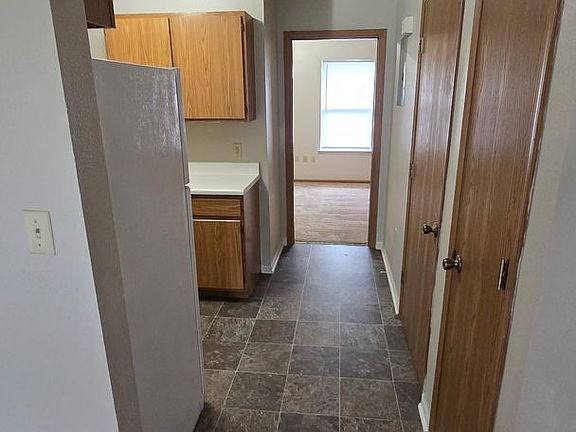 3rd image of 1292 W Ashley Rd #G