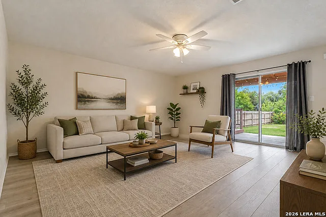 4 bed, 2.5 bath, 2576 sqft, $2,595 — Photo 4