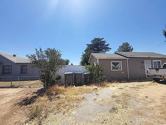 3rd image of 535 E 9th St