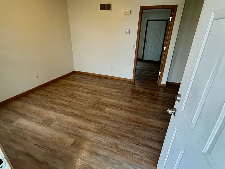 1883 Liam Ct — Photo 3