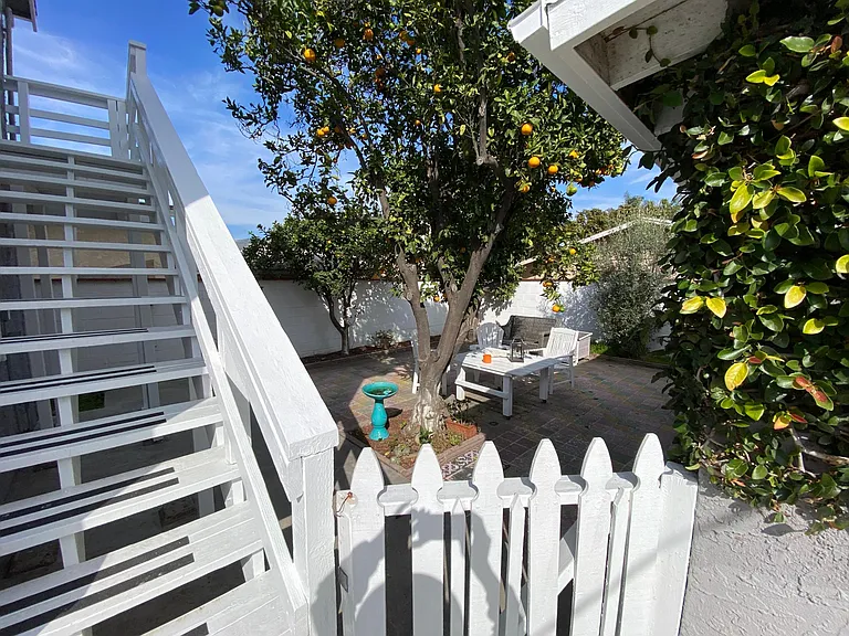 119 Mission Ave — Photo 5