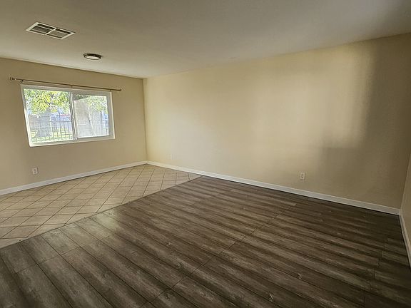 3rd image of 7240 Woodman Ave #9