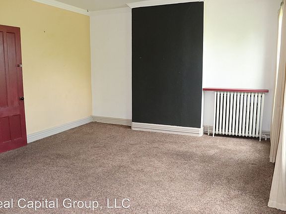 3rd image of 206 Morton Ave #2