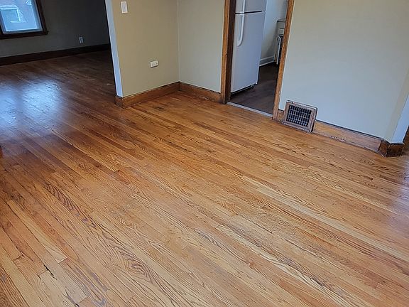 5th image of 14118 Winthrop St #2